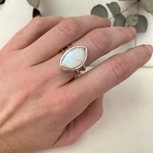 Load image into Gallery viewer, Freshwater Baroque Pearl Ring
