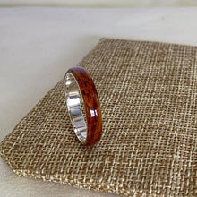 Load image into Gallery viewer, Bubinga Bentwood Ring
